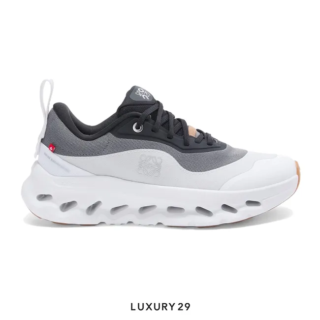 On x Loewe Cloudtilt 2.0 sneaker Black White/Gum (W)