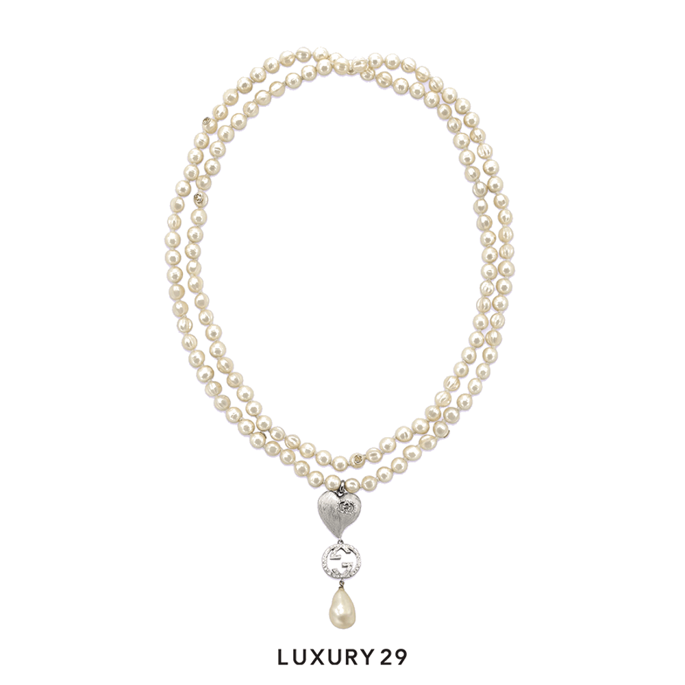 Gucci Necklace with Interlocking G in cream glass pearls(Free Size, Neutrals)