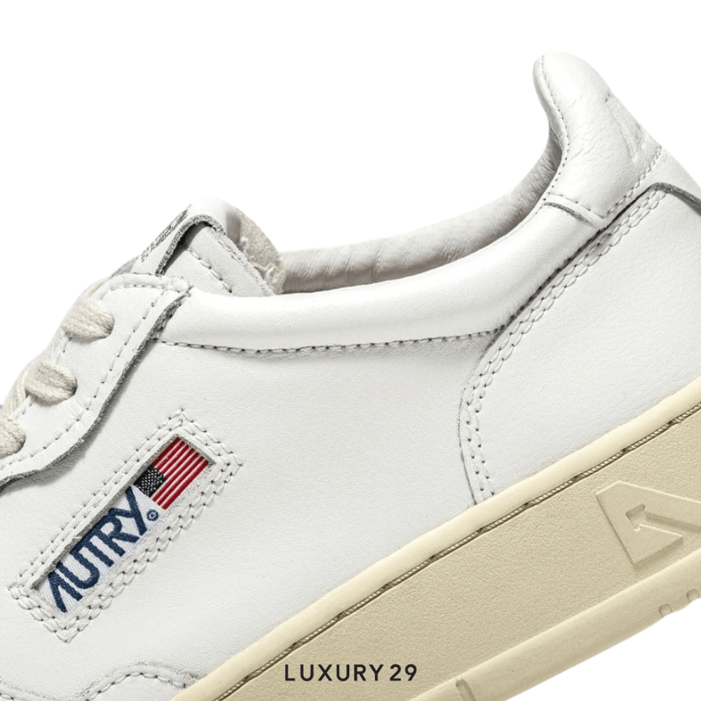 AUTRY SNEAKERS WOMAN MEDALIST LOW SNEAKERS IN LEATHER WHITE(M)(40, White)