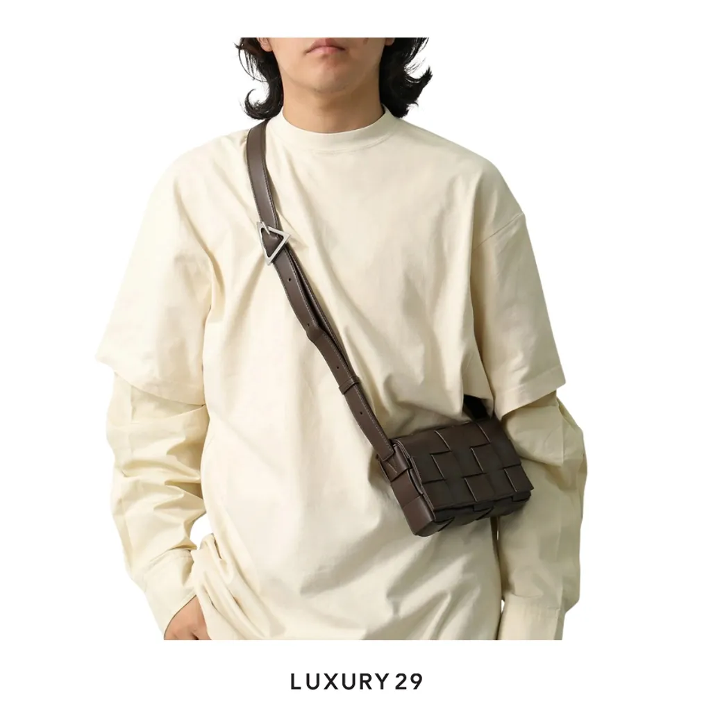 Bottega Veneta Chocolate Leather Small Cassette Crossbody Bag(Small, Brown)
