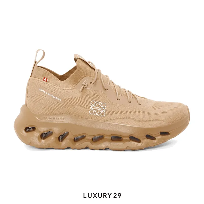 On x Loewe Cloudtilt sneaker Dark Sand (W)