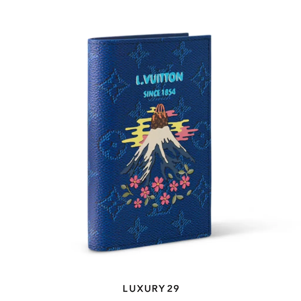 LOUIS VUITTON LV Passport cover blue
Monogram Canvas(Small, Blue)