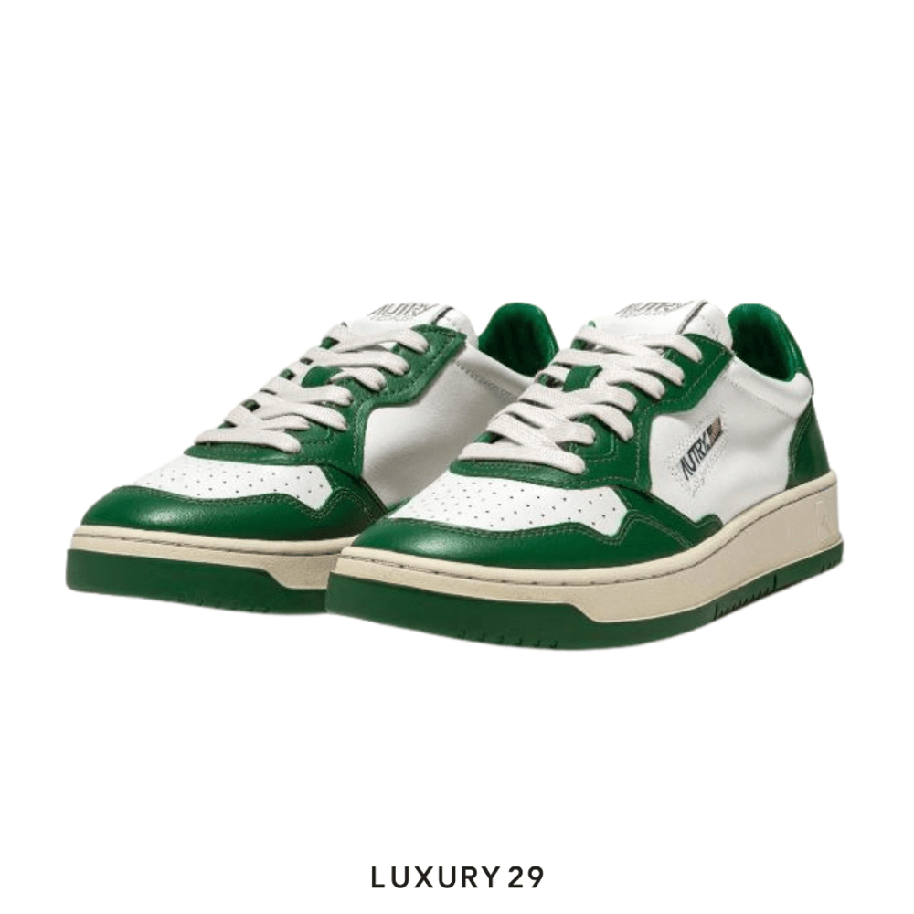 AUTRY SNEAKERS WOMAN MEDALIST LOW SNEAKERS IN TWO-TONE LEATHER COLOR WHITE AND GREEN(M)(40, Green)