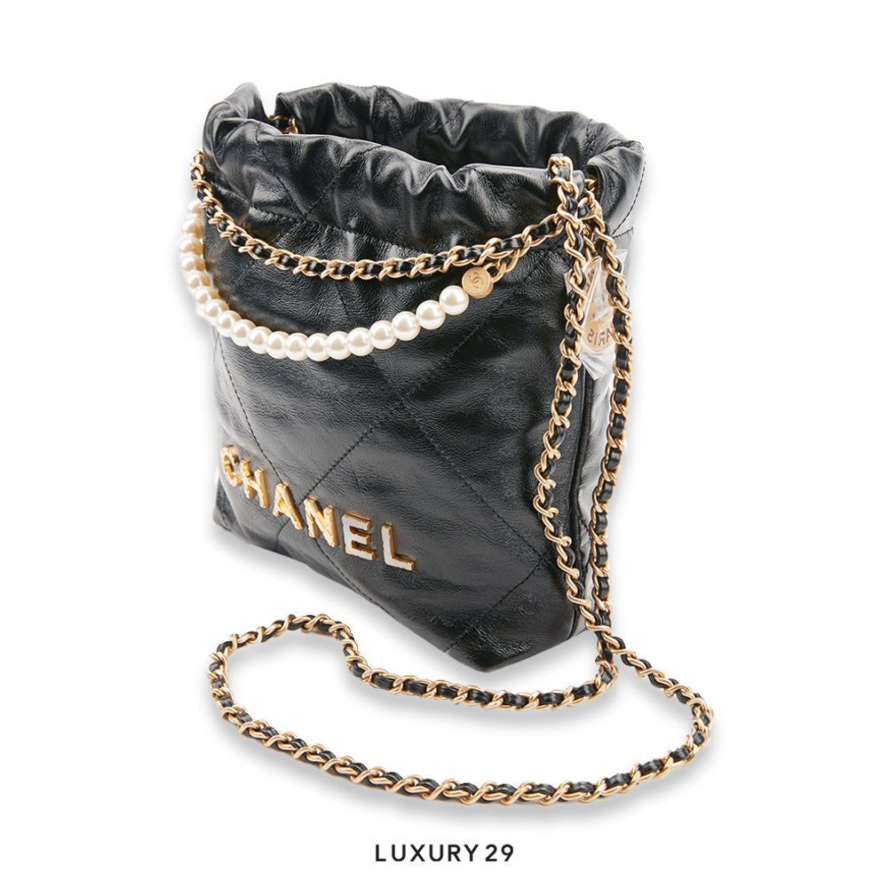 Chanel 22 Mini Handbag Shiny Crumpled Calfskin & Gold-Tone Metal Black(Mini, Black)