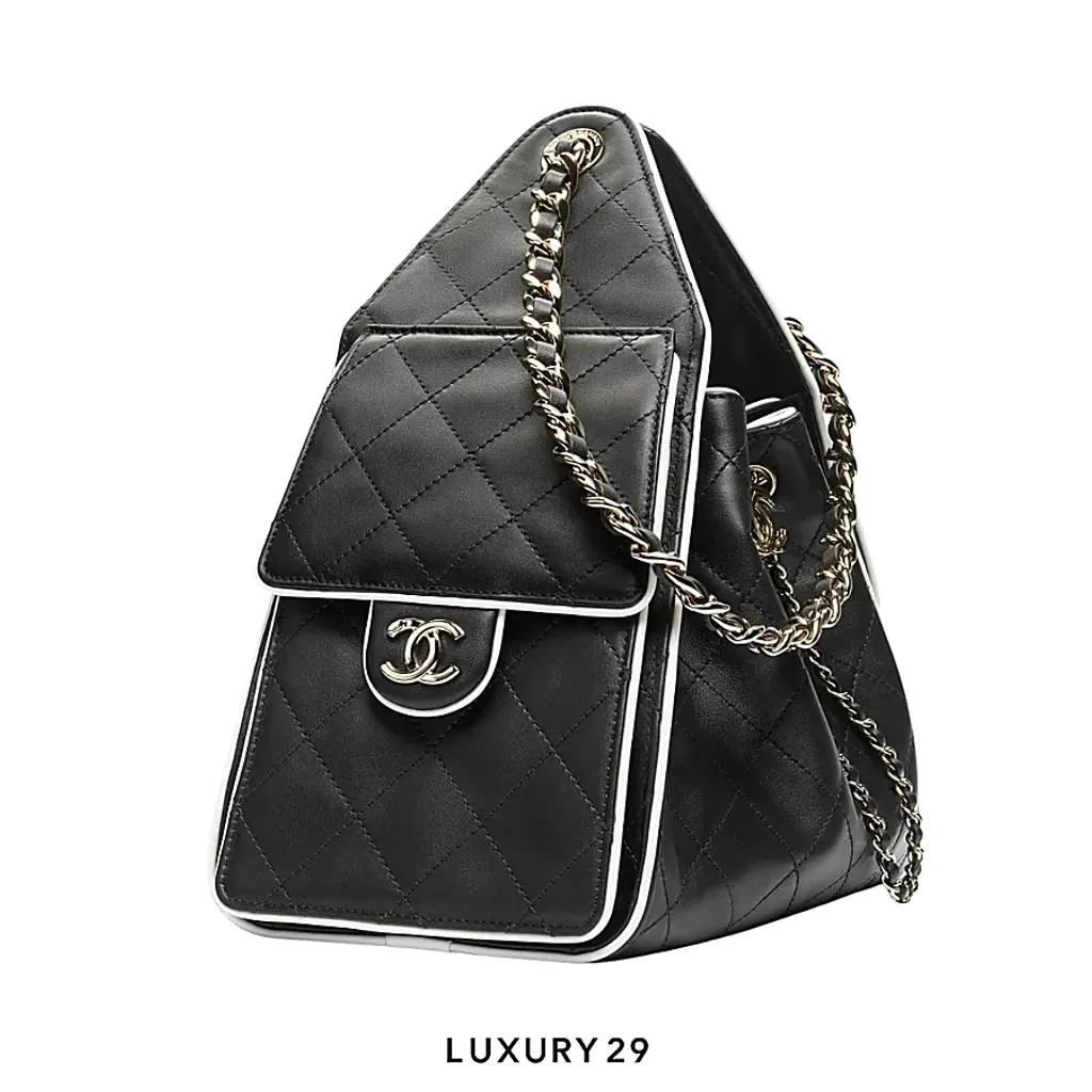 CHANEL 25 Small Handbag Calfskin & Gold-Tone Metal Black & White(Small, Black)
