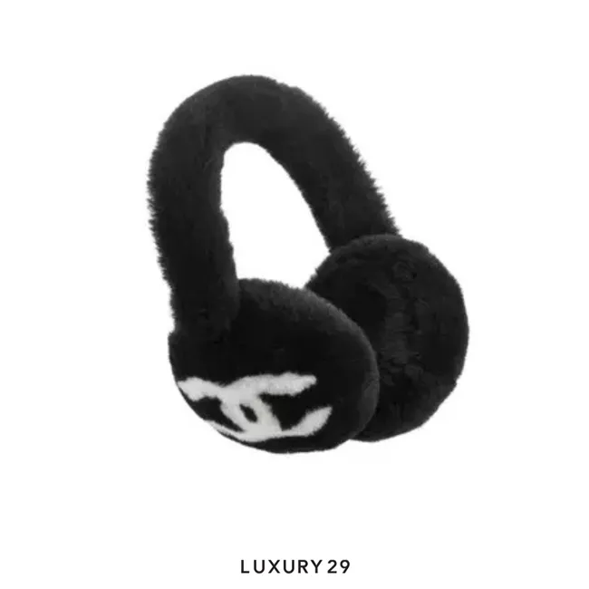 Chanel Earmuffs In Shearling Lambskin Black/White