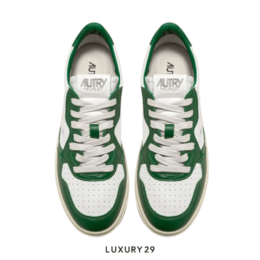 AUTRY SNEAKERS WOMAN MEDALIST LOW SNEAKERS IN TWO-TONE LEATHER COLOR WHITE AND GREEN(M)(40, Green)