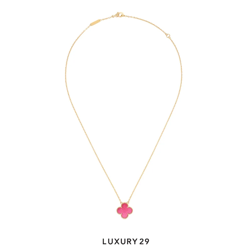 Van Cleef & Arpels Vintage Alhambra pendant, 18K yellow gold, pink enamel(Free Size, Pink)