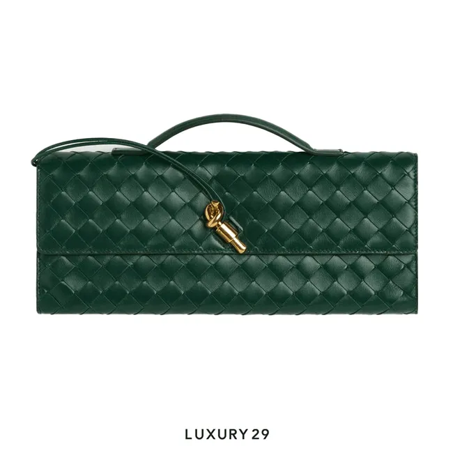 Bottega Veneta Andiamo Clutch Emerald green