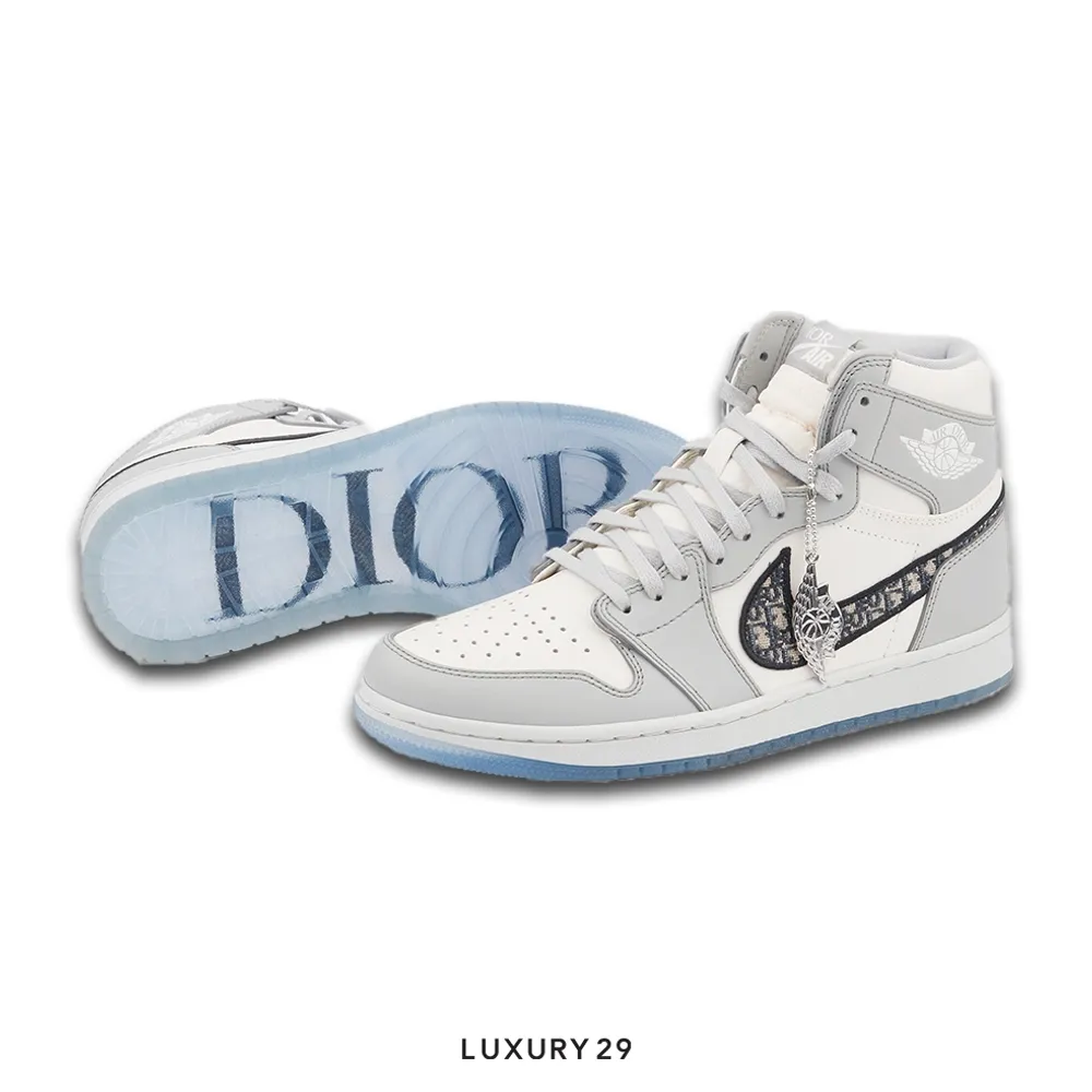 Nike Jordan 1 Retro High Dior(43, Grey)