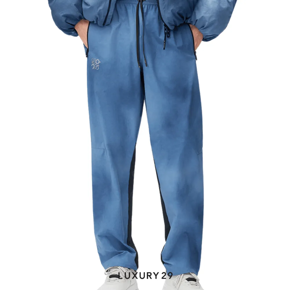 On x Loewe Tracksuit trousers in technical shell Blue/Multicolor(S, Blue)