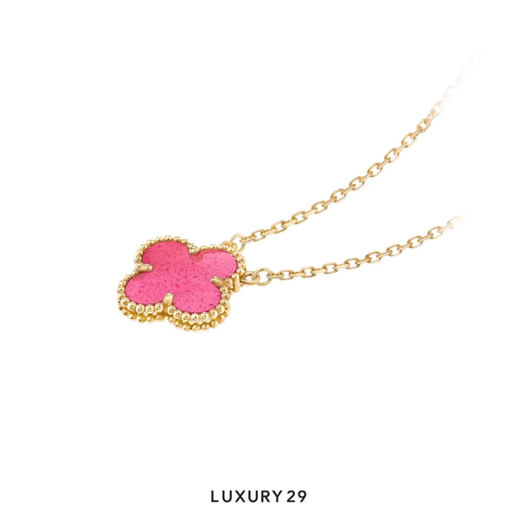 Van Cleef & Arpels Vintage Alhambra pendant, 18K yellow gold, pink enamel(Free Size, Pink)