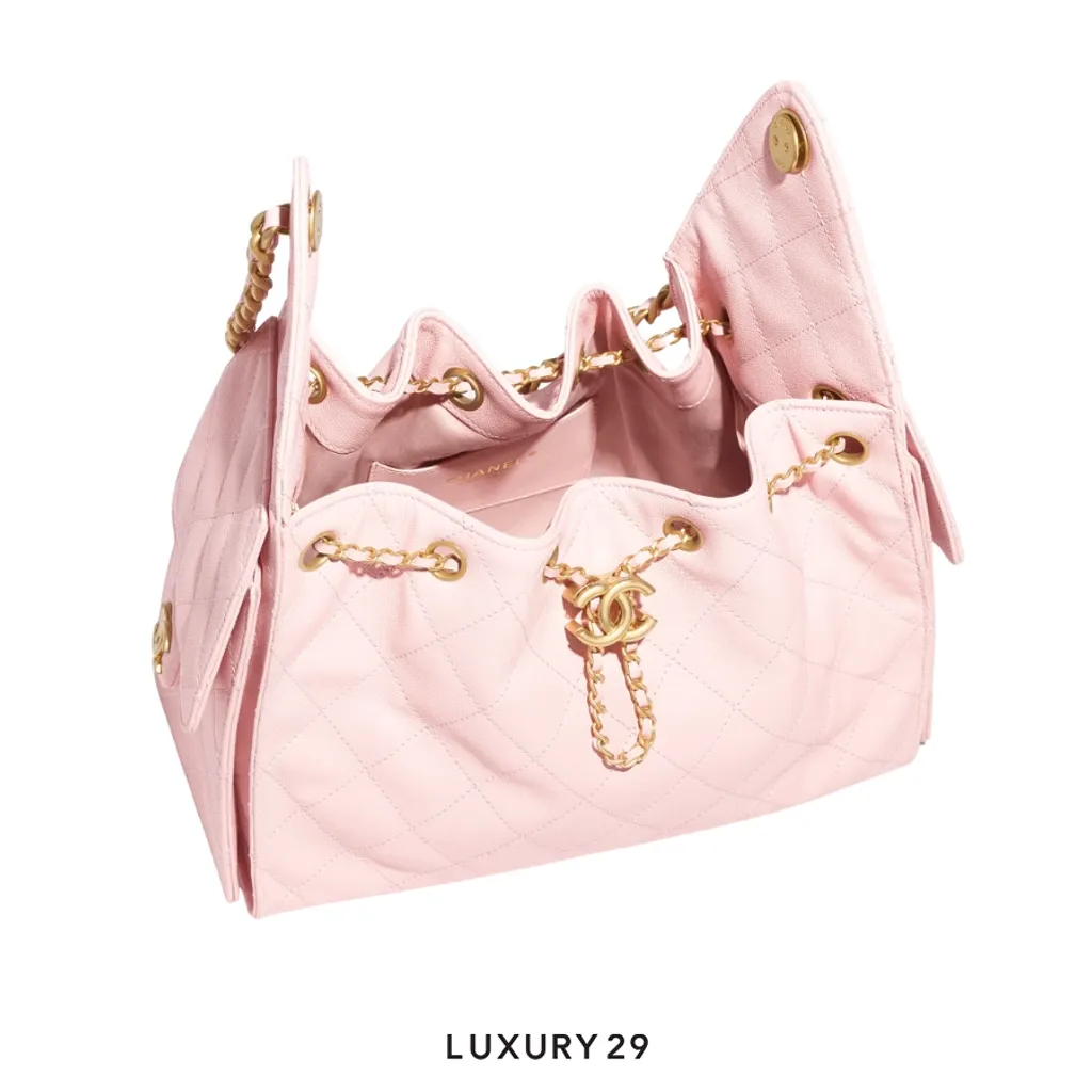 Chanel 25 Small Handbag Grained Calfskin & Gold-Tone Metal Light Pink(Small, Pink)