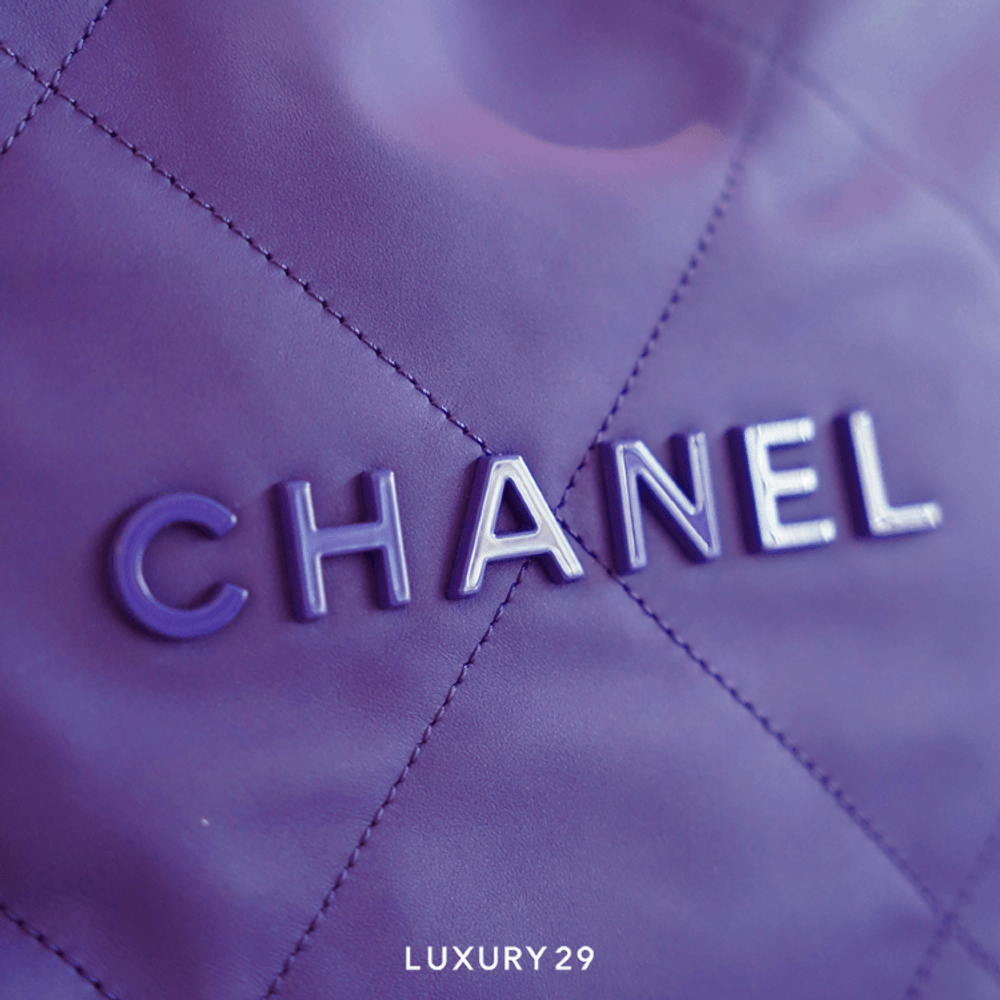Chanel 22 Handbag Shiny Calfskin & Metal Purple(Small, Purple)