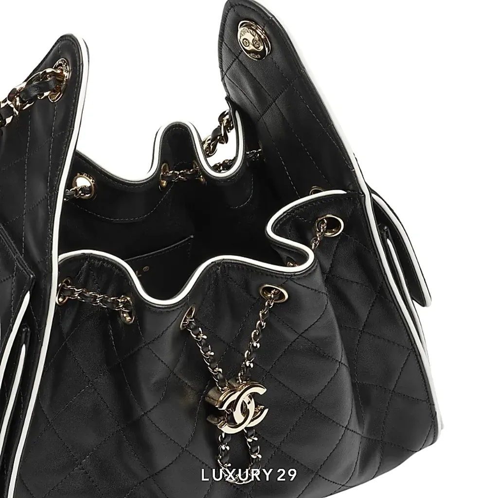 CHANEL 25 Small Handbag Calfskin & Gold-Tone Metal Black & White(Small, Black)
