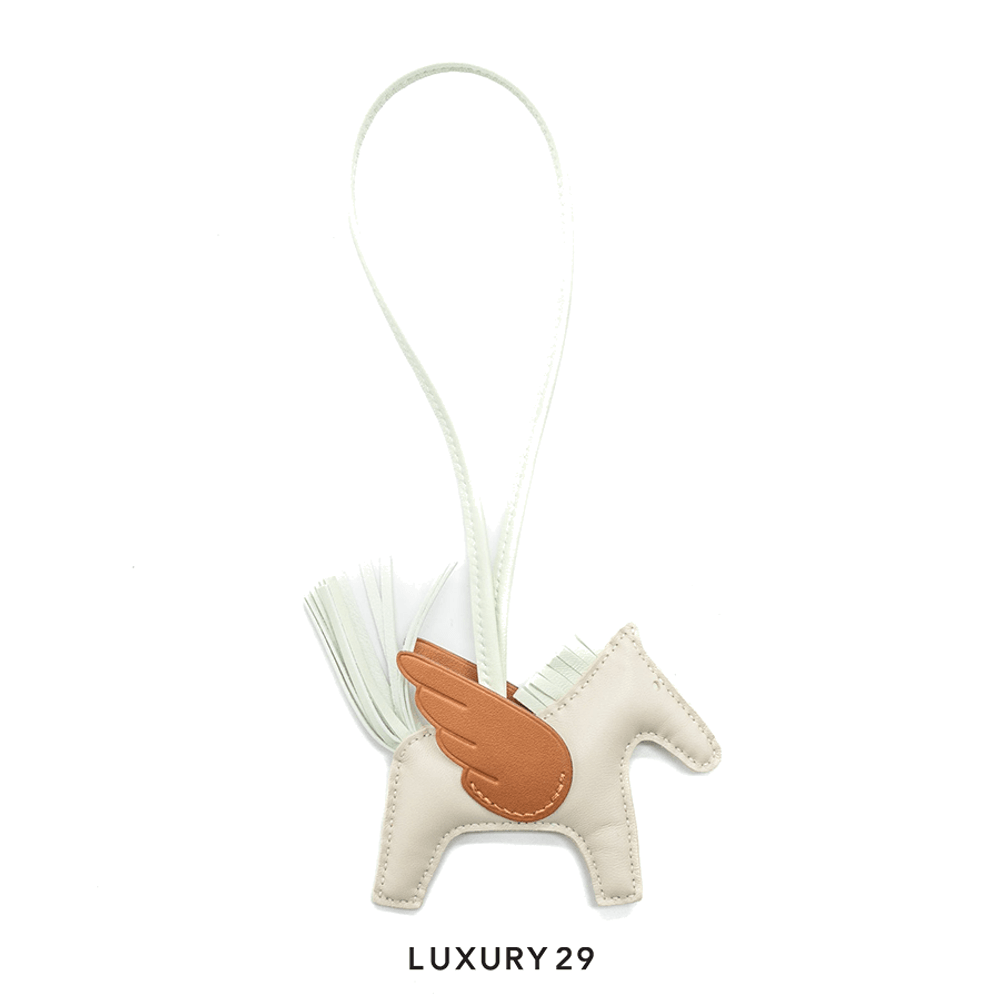 Hermes Rodeo Pegase MM charm Craie/Gold/Vert Fizz(Medium, White)