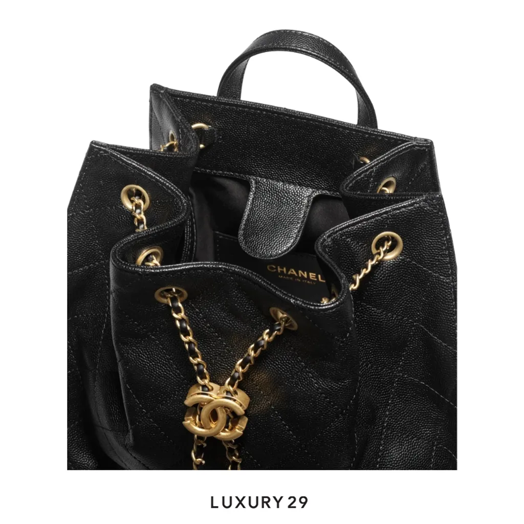 Chanel 25 Medium Backpack Grained Calfskin & Gold-Tone Metal Black(Medium, Black)