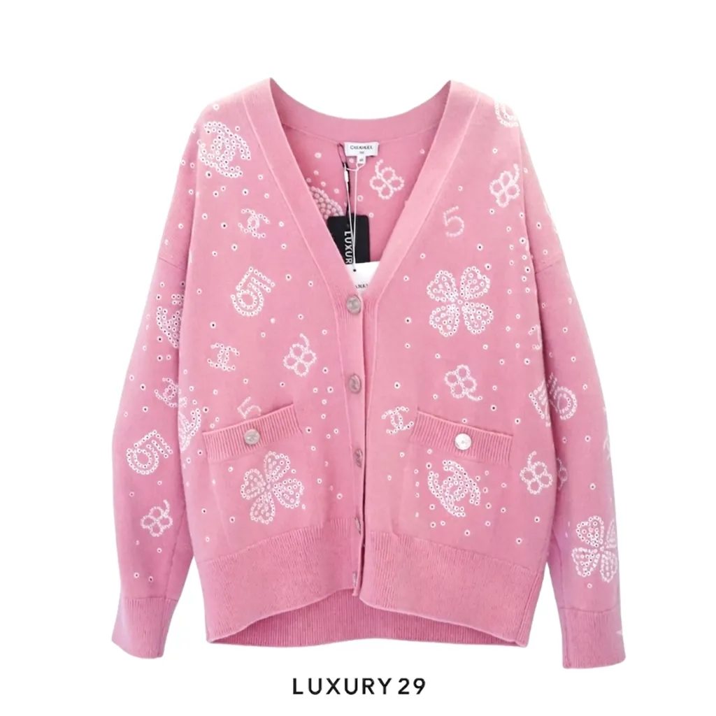 Chanel PINK KNIT T SHIRT WITH BUTTONS + CC logo all over with flowers(M, Pink)
