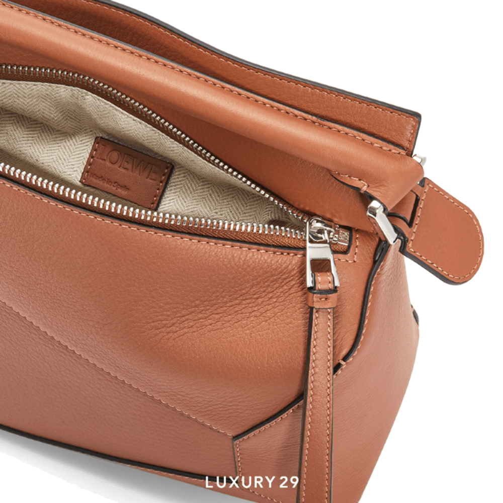 Loewe Small Puzzle Bag in Classic Calfskin Tan(Small, Brown)