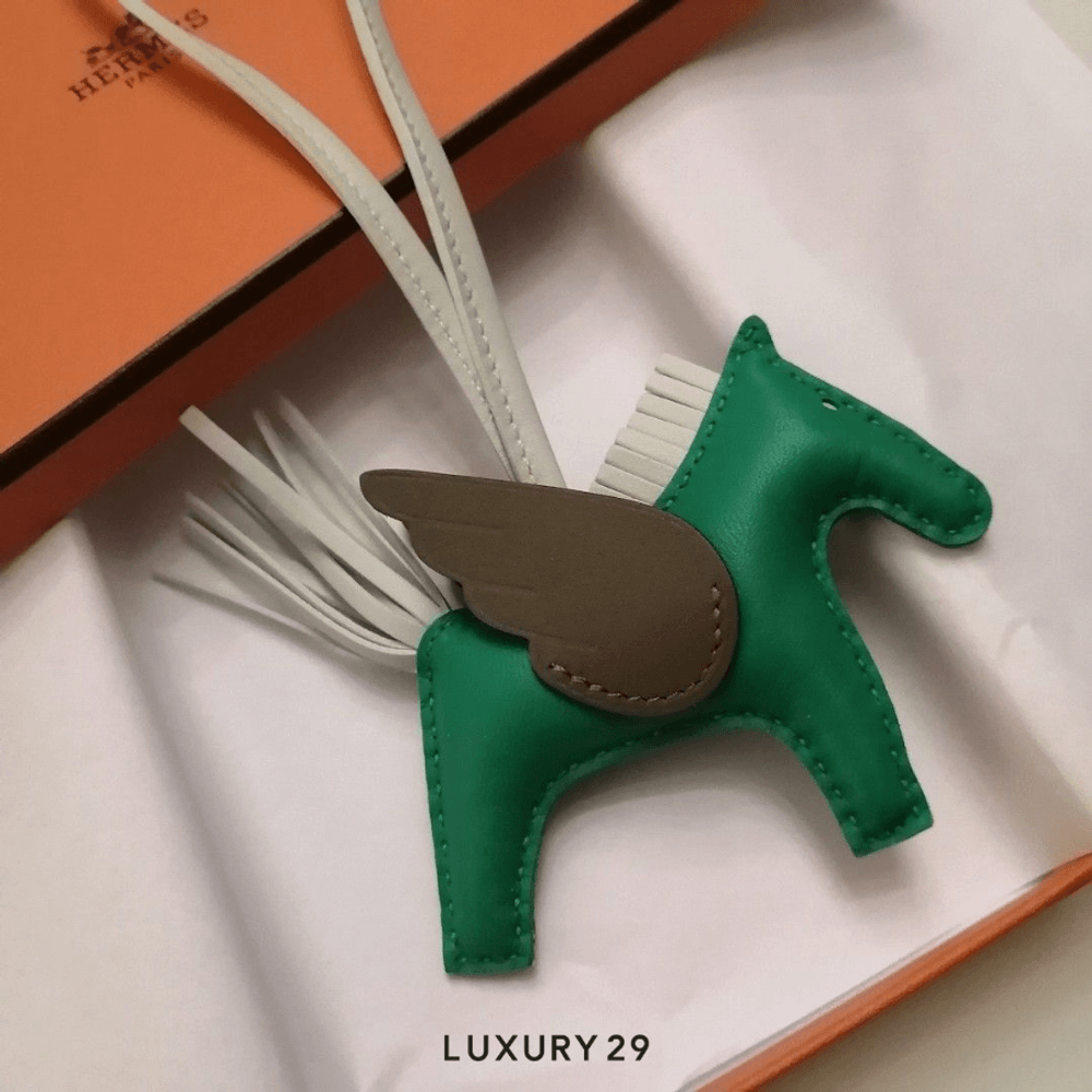 Hermes Rodeo Pegase PM charm Menthe / Vert Fizz / Etoupe(Small, Green)