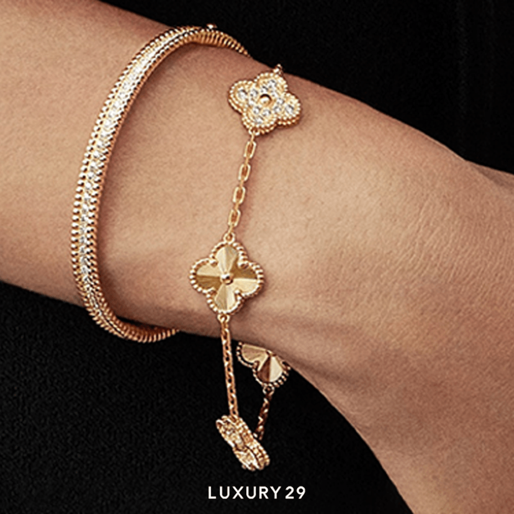 Van Cleef & Arpels Vintage Alhambra bracelet, 5 motifs 18K yellow gold, Diamond(Free Size, Gold)