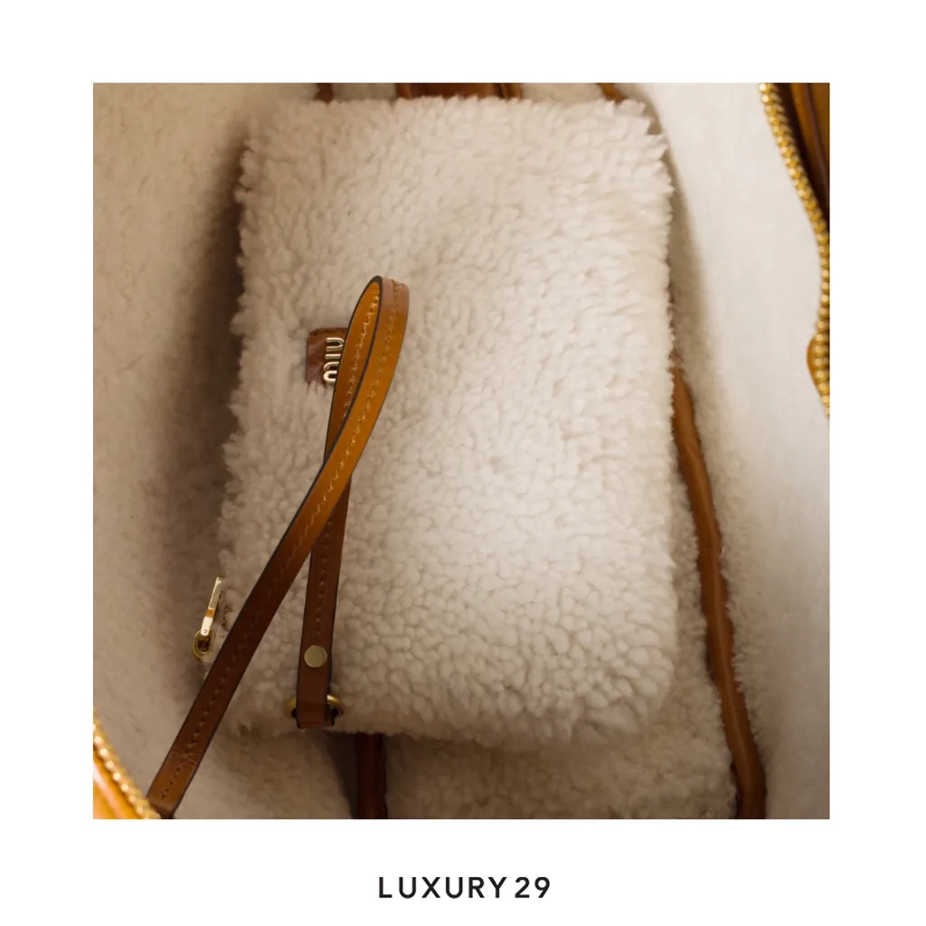 Miu Miu Beau Shearling Top-handle bag cognac/natural(Medium, Brown)