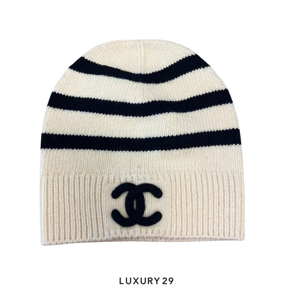 Chanel Coco mark Striped beanie White/Black(Free Size, White)