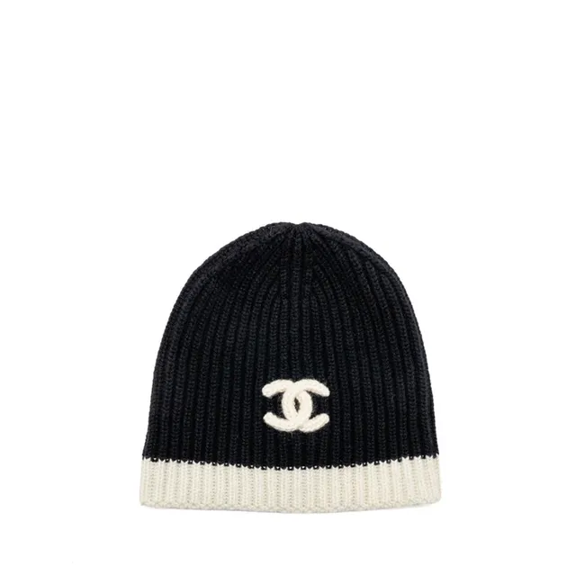 Chanel CC beanie Cashmere Black/White