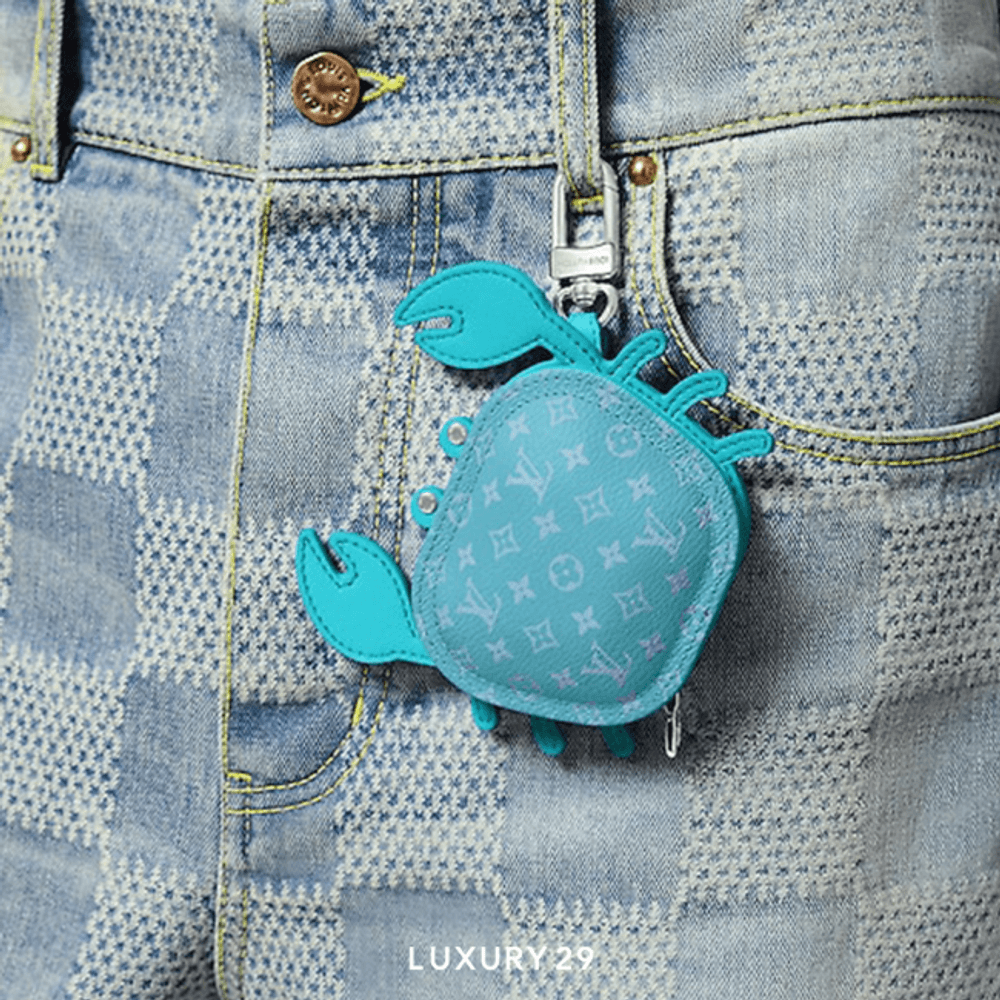 希少◆入手困難【LOUIS VUITTON】LV Crab Bag Charm Multicolor Louis Vuitton LV Crab Bag Charm | REVERSIBLE