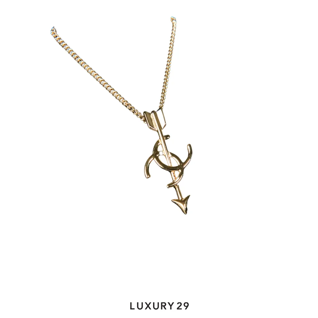 Chanel Arrow Motif Long Necklace Gold(Free Size, Gold)