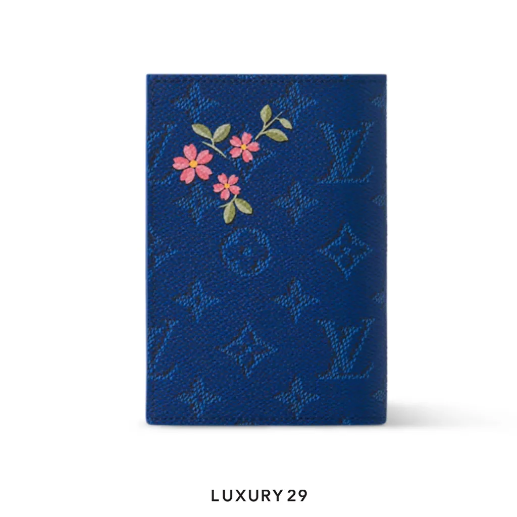 LOUIS VUITTON LV Passport cover blue
Monogram Canvas(Small, Blue)
