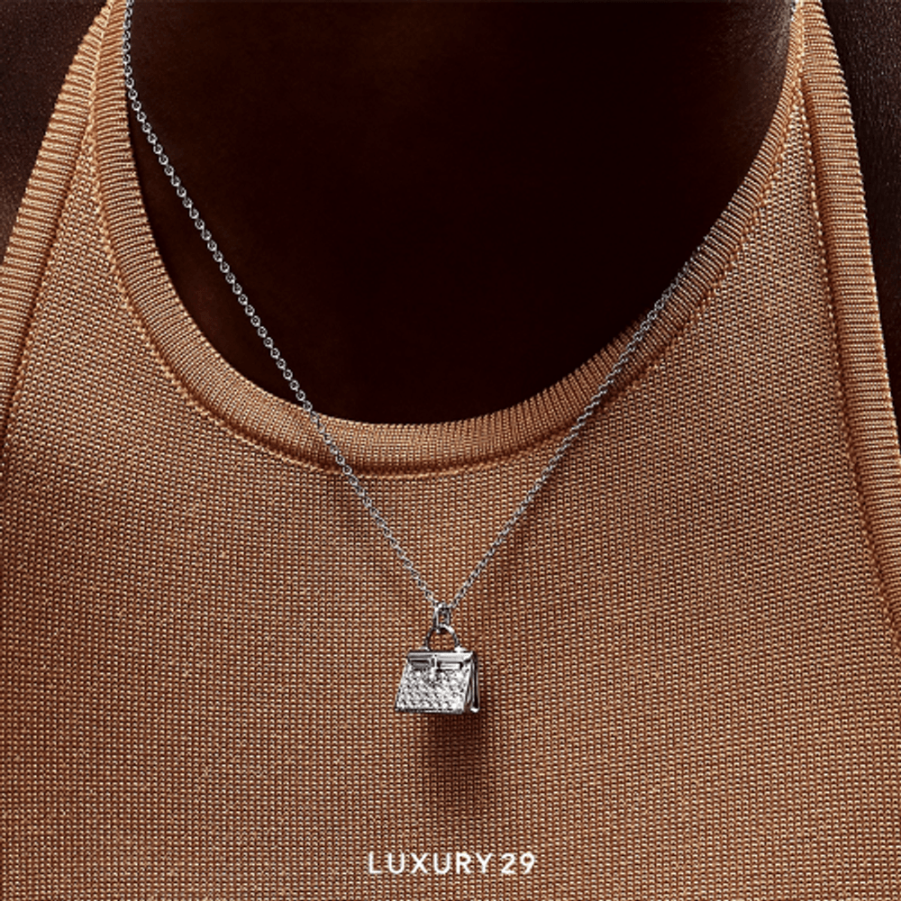 Hermes Amulettes Kelly pendant White gold(Free Size, Silver)