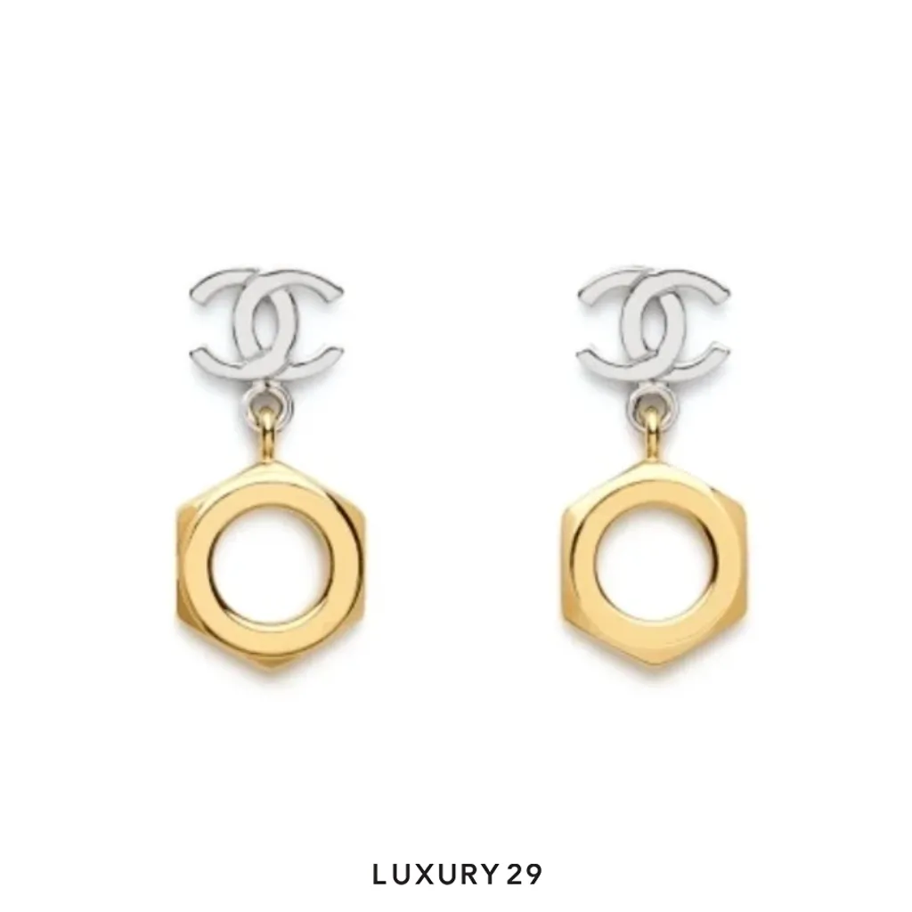 Chanel earrings with CC logo dangling 26K(Free Size, Gold)