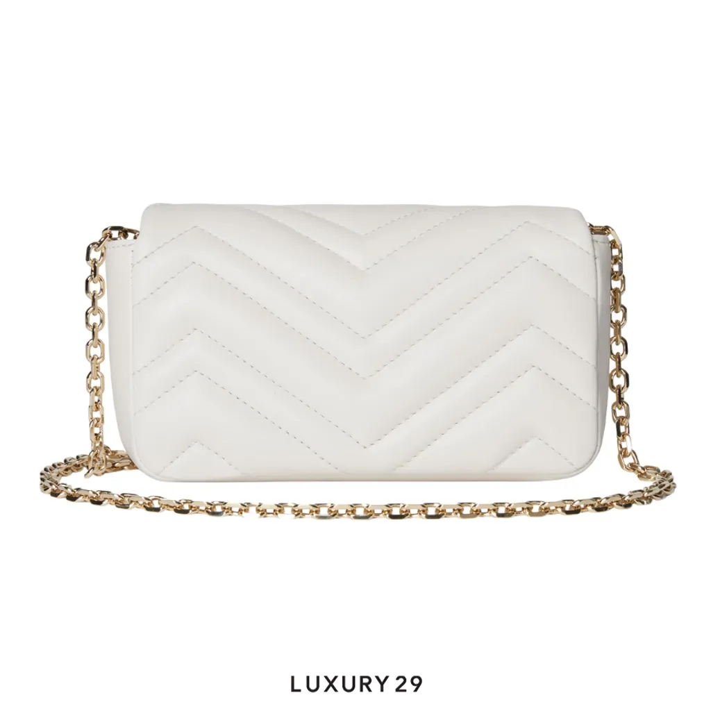 Gucci GG Marmont mini shoulder bag White matelasse chevron lambskin leather Double G Logo Gold Hardware White(Mini, White)