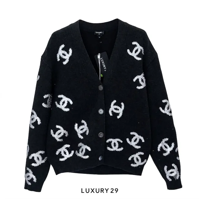 Chanel CARDIGAN Cashmere Navy & White