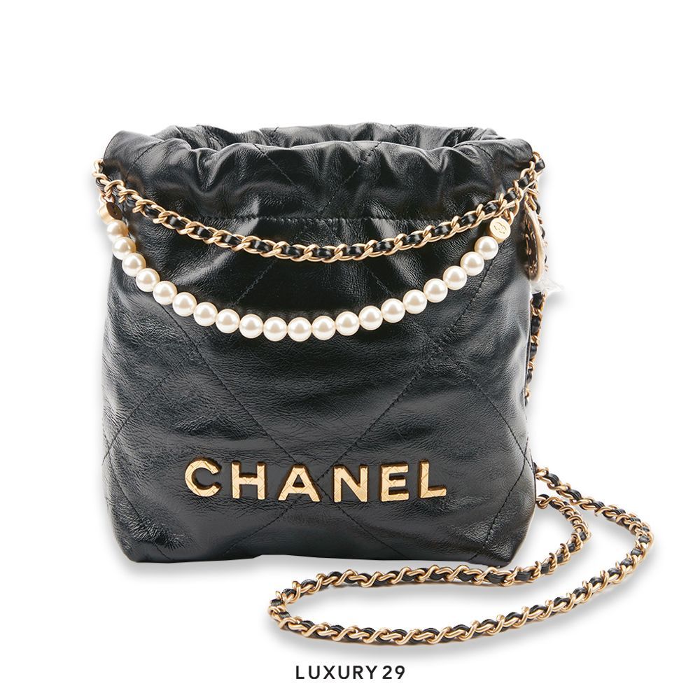 Chanel 22 Mini Handbag Shiny Crumpled Calfskin & Gold-Tone Metal Black(Mini, Black)