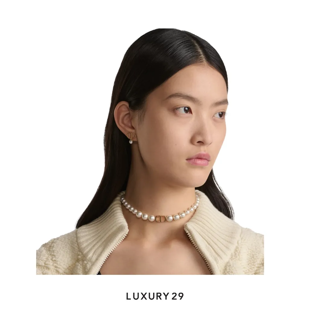 Dior 30 Montaigne Short Necklace Gold-Finish Metal and White Resin Pearls(Free Size, White)