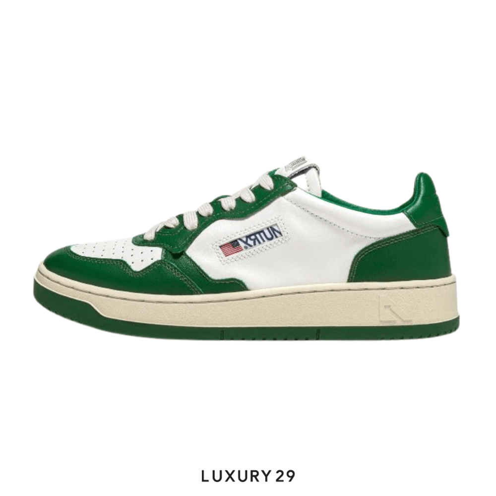 AUTRY SNEAKERS WOMAN MEDALIST LOW SNEAKERS IN TWO-TONE LEATHER COLOR WHITE AND GREEN(M)(40, Green)