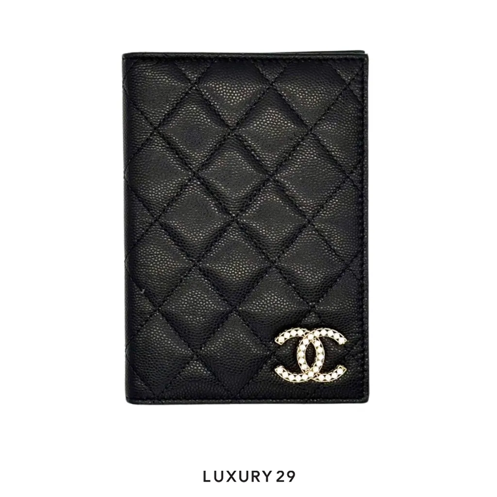 CHANEL Passport Case Caviar Skin(Small, Black)