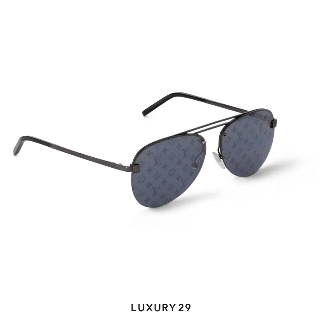 Louis Vuitton LV Clockwise Sunglasses Black(Free Size, Black)