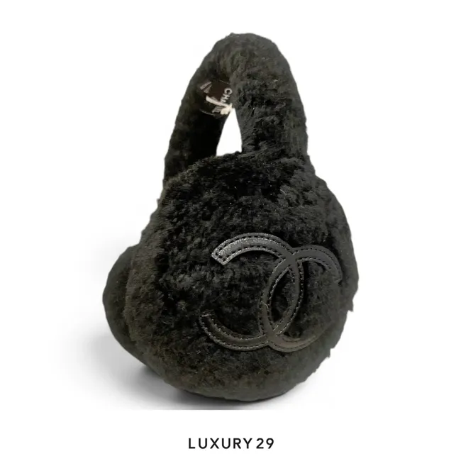 Chanel Earmuffs In Shearling Lambskin Black