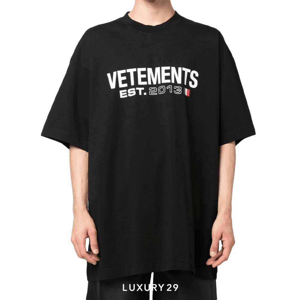VETEMENTS logo-print T-shirt