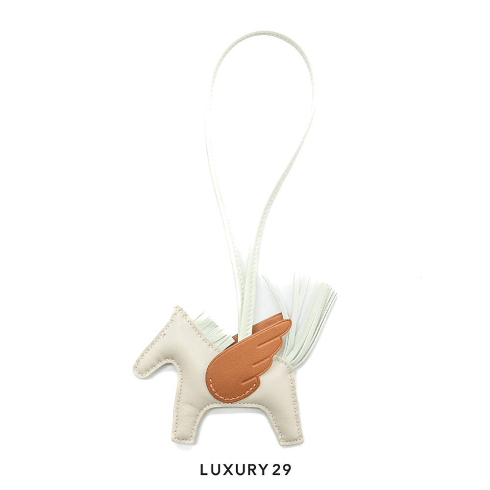 Hermes Rodeo Pegase MM charm Craie/Gold/Vert Fizz(Medium, White)
