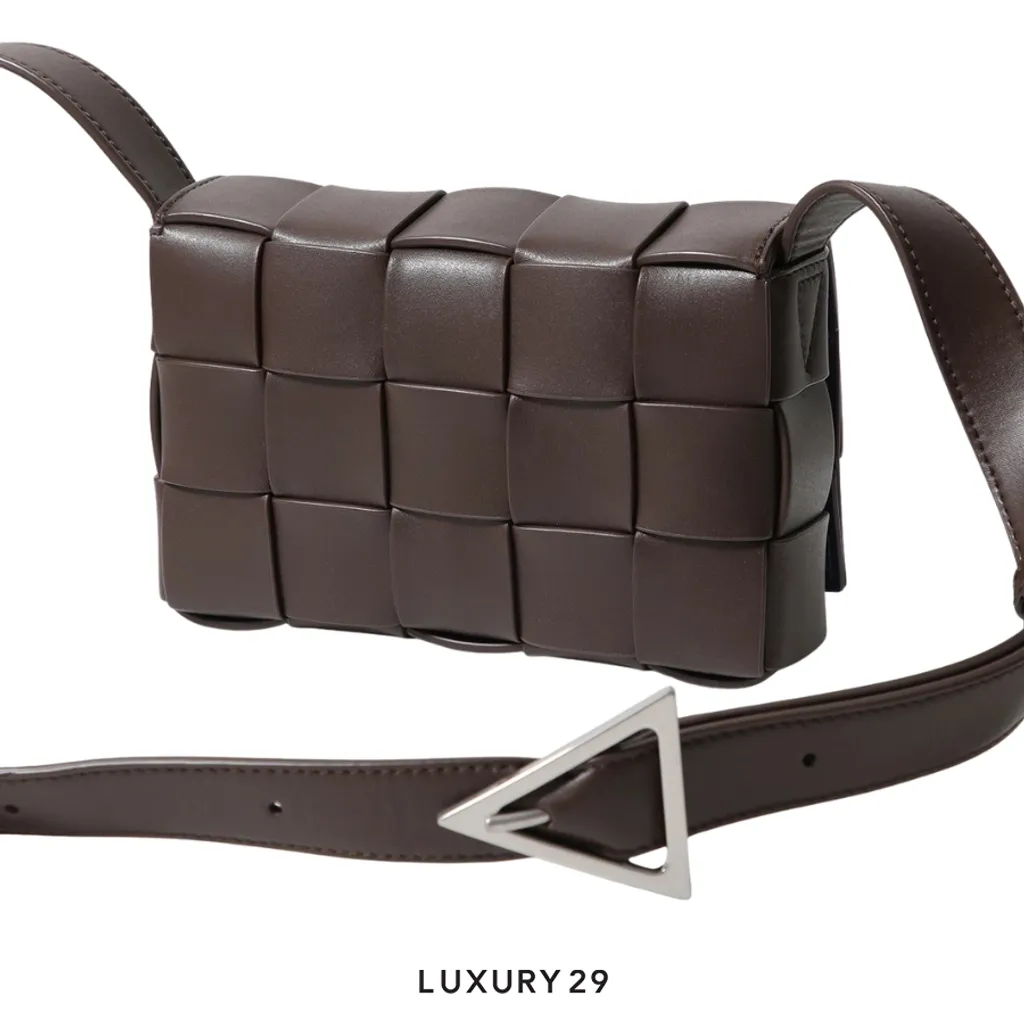 Bottega Veneta Chocolate Leather Small Cassette Crossbody Bag(Small, Brown)