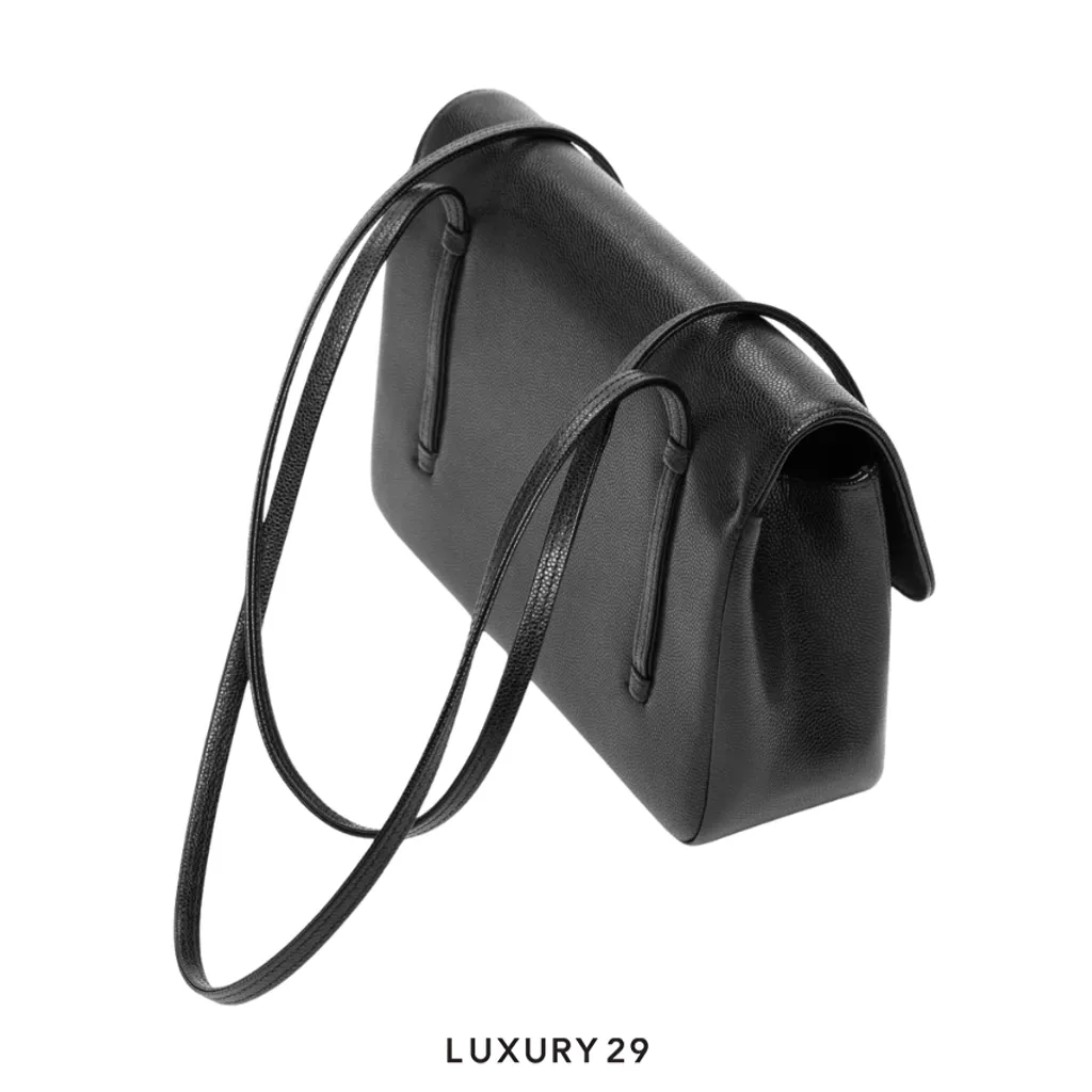 Chanel 26 Small Preppy Coco Flap bag Grained Shiny Calfskin & Gold-Tone Metal Black(Small, Black)