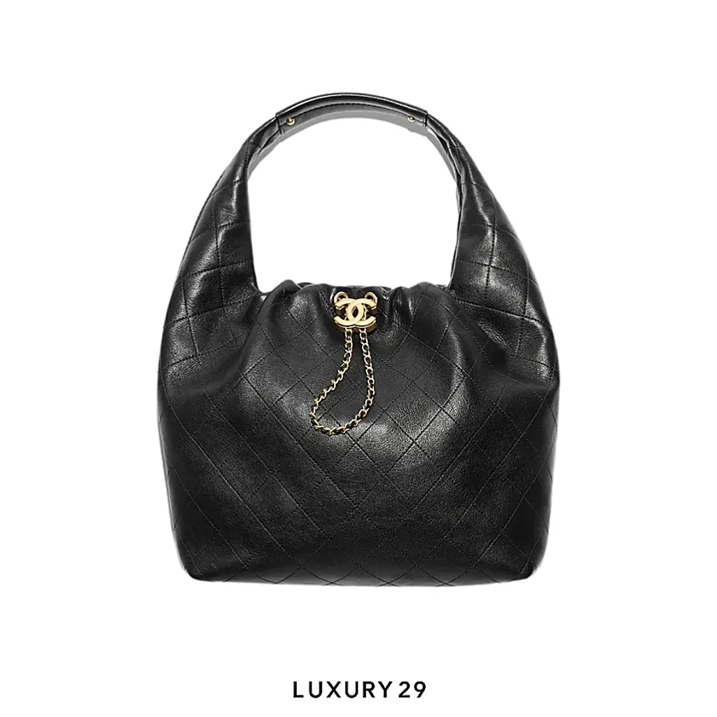 Chanel Calfskin & Gold-Tone Metal Large Hobo Bag Black(Large, Black)
