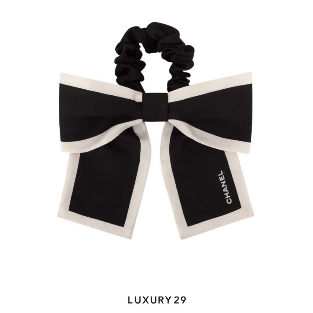 Chanel Hair Accessory Scrunchy In Silk Twill Black-Ecru(Free Size, Black)
