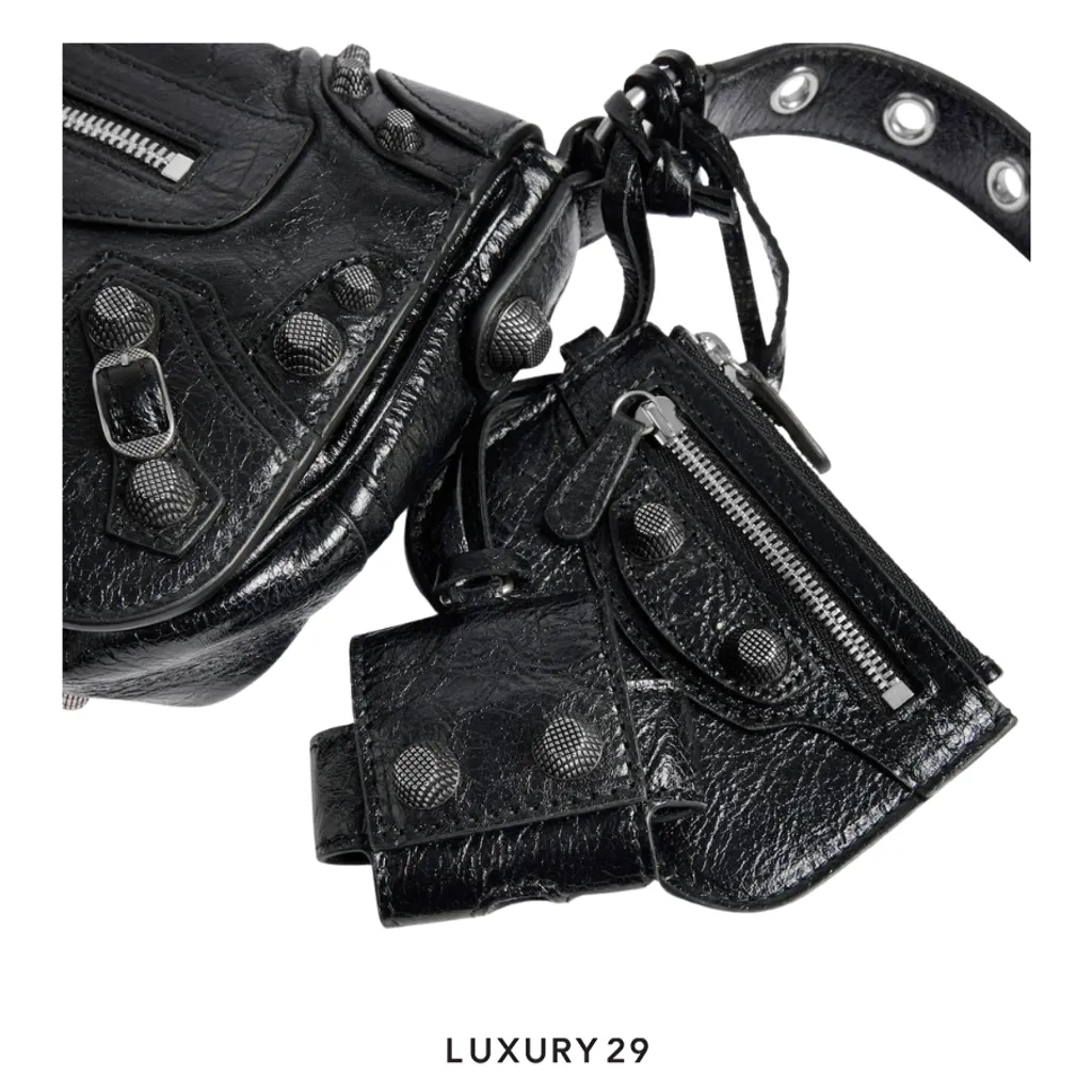 Balenciaga Le Cagole XS Crossbody Bag Black(Small, Black)