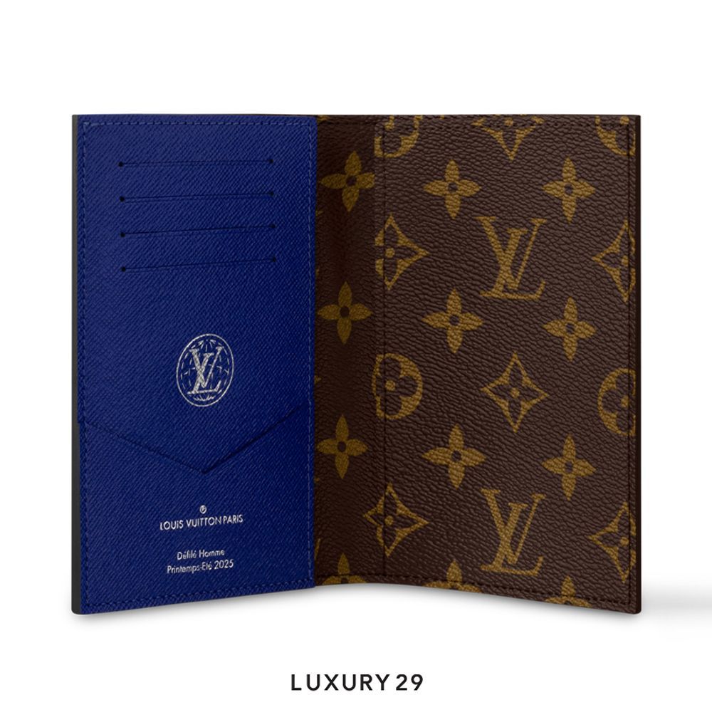 Louis Vuitton LV Passport Cover Damier Heritage coated