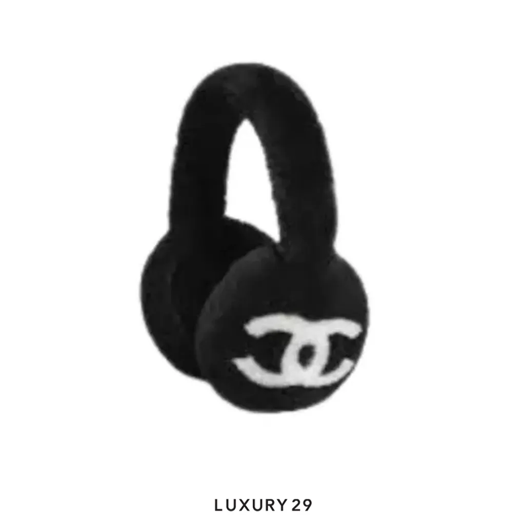 Chanel Earmuffs In Shearling Lambskin Black/White(Free Size, Black)